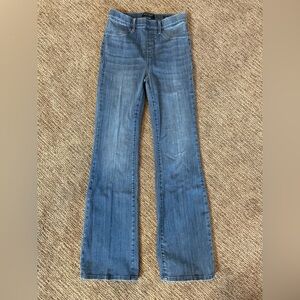 Jeans
5/27
Judy Blue
Slim boot
Blue